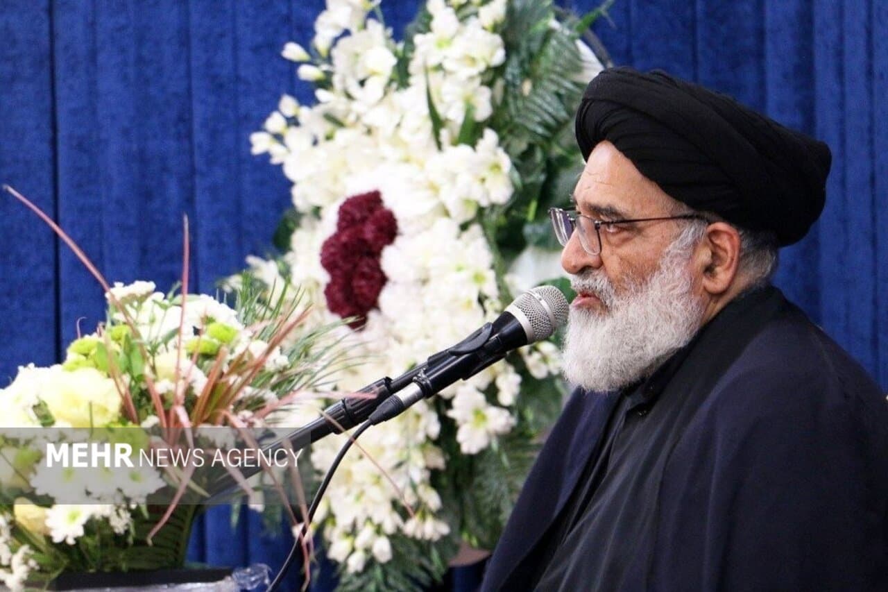 تصویر خبر: محمودی: احکام شرعی مورد ابتلا نباید به فراموشی سپرده شوند