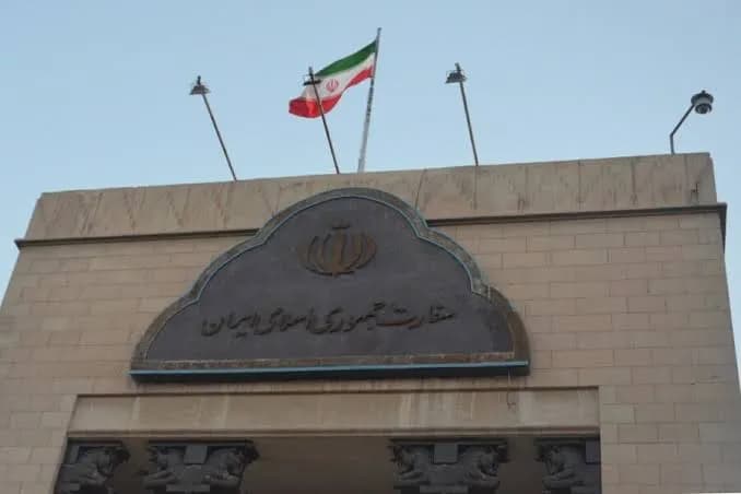 تصویر خبر: سفارت ایران: عراق در برابر پیامد‌های تحریم‌های ناعادلانه آمریکا اقدام کند