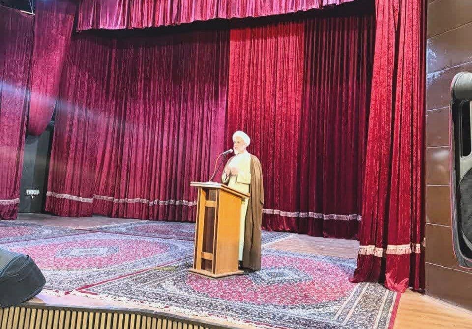 تصویر خبر: امام جمعه ساوه: اصناف در تقویت نظم، اخلاق و سلامت اجتماعی نقش‌آفرین هستند