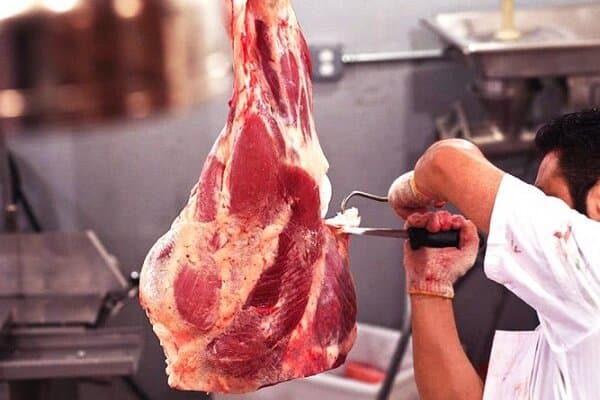 تصویر خبر: اجرای مرحله دوم طرح ساماندهی و هدایت قصابی‌های غیرمجاز به کشتارگاه در جوانرود