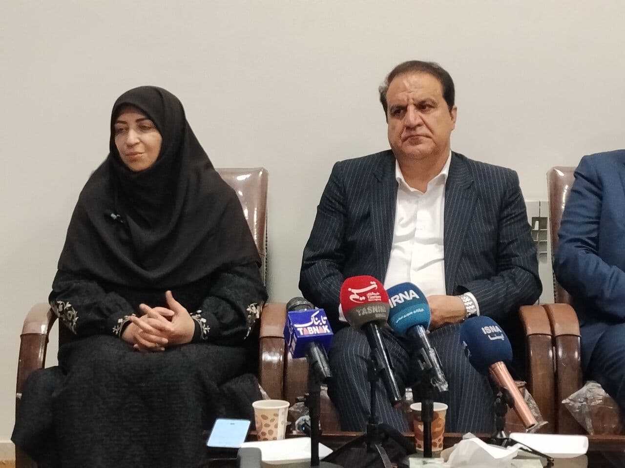 تصویر خبر: استاندار: تجهیزات پایش گرد و غبار و حفاظت از جنگل‌های ایلام تقویت می‌شود