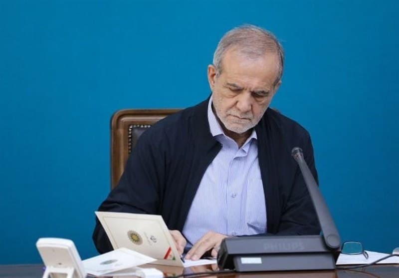 تصویر خبر: قهرمانی تیم‌های کشتی آزاد و فرنگی ایران؛ پزشکیان از جوانان تقدیر کرد