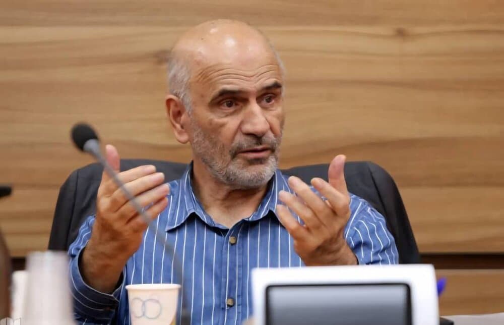 تصویر خبر: مومنی: شاغول نداریم/ سیاست‌های شکست‌خورده اقتصادی همچنان تکرار می‌شوند
