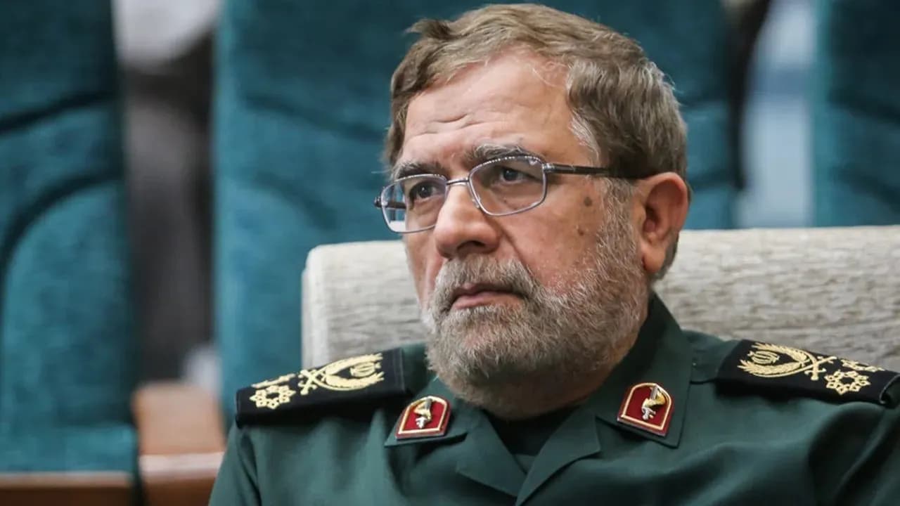تصویر خبر: سرلشکر ایزدی: نیرو‌های مسلح آمادگی عملیاتی خود را در حوزه‌های گوناگون ارتقا دادند