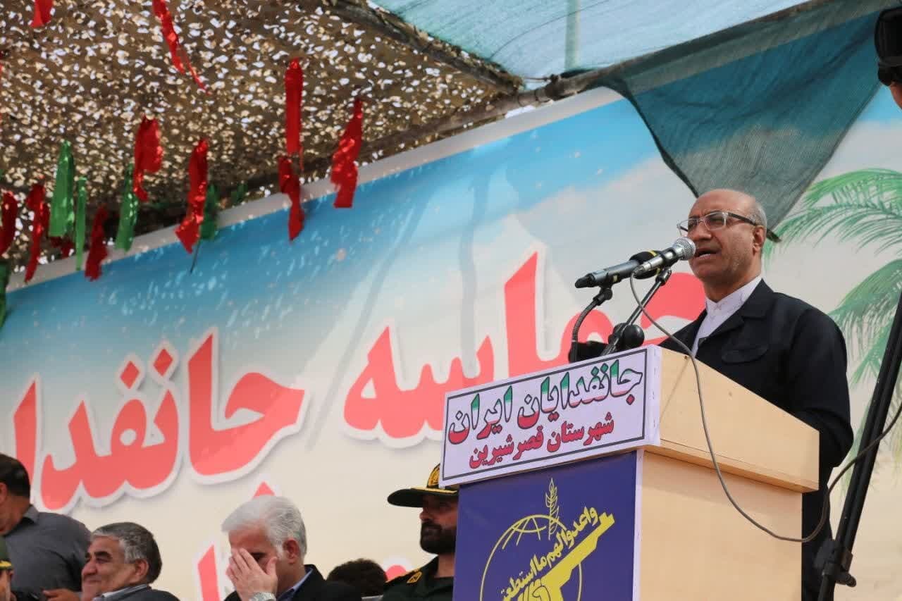 تصویر خبر: استاندار کرمانشاه: وحدت ملی عامل خنثی‌سازی توطئه‌های دشمنان است