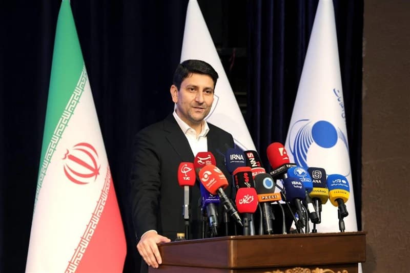 تصویر خبر: وزیر ارتباطات: ارتباطات ماهواره‌ای جایگزین فیبر نوری نیست