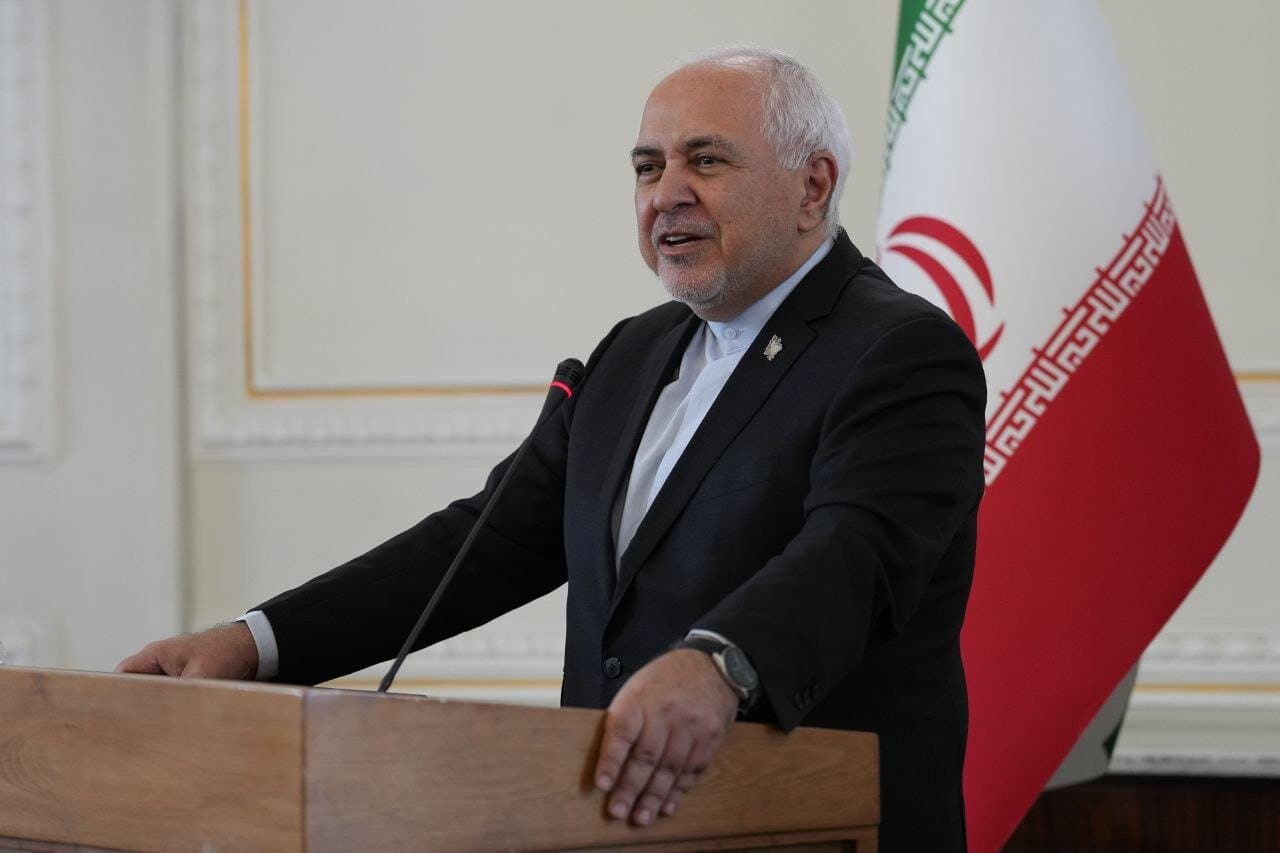 تصویر خبر: ظریف: روبیو که هیچ؛ سخنرانی‌نویس او هم سواد ندارد