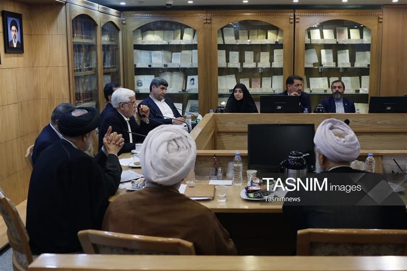 تصویر خبر: عارف: منع شرعی برای انتخاب وزیر زن وجود ندارد استفاده از توان زنان برای دولت ضرورت است